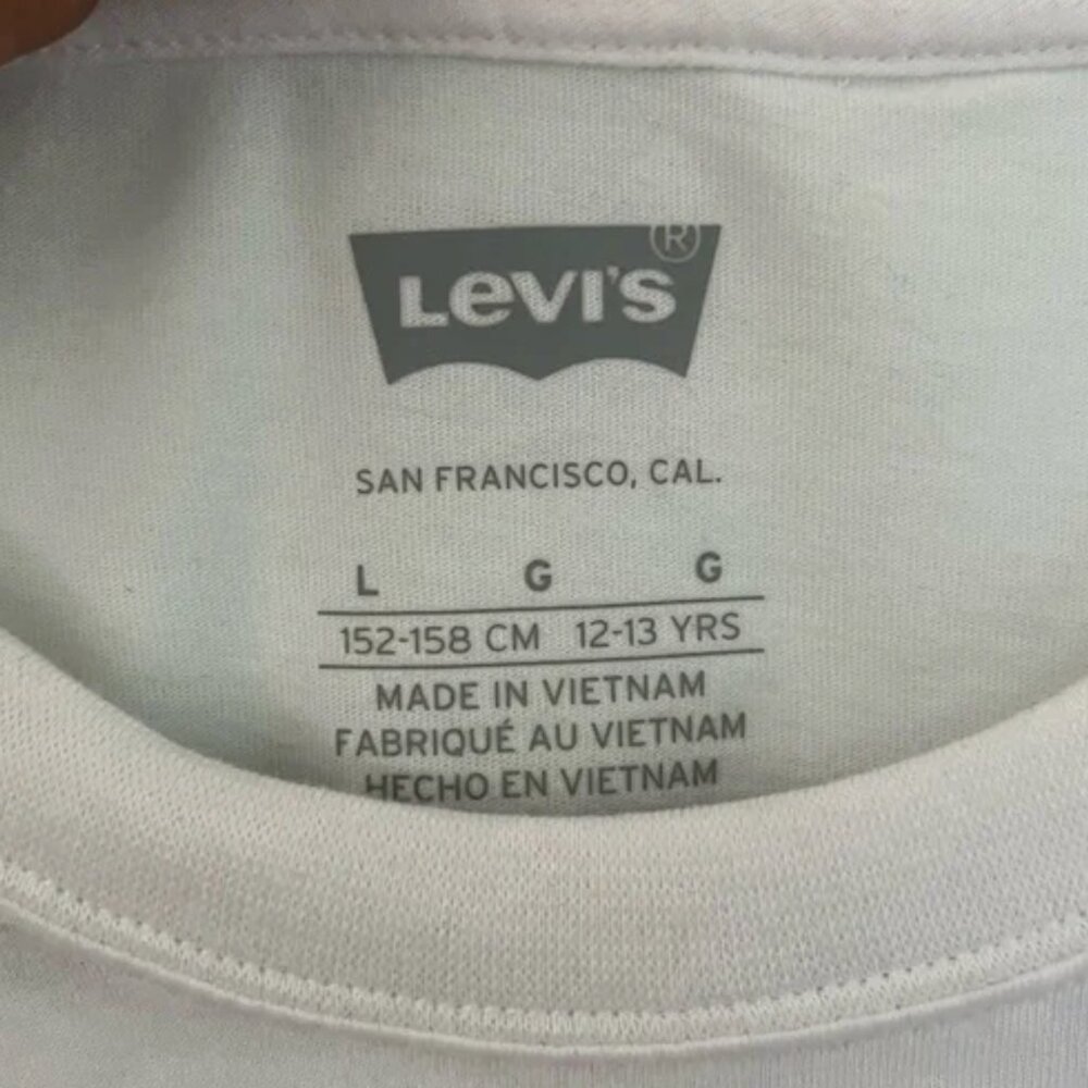NWT 100% Cotton Levi’s Logo White Tee - Picture 2 of 5